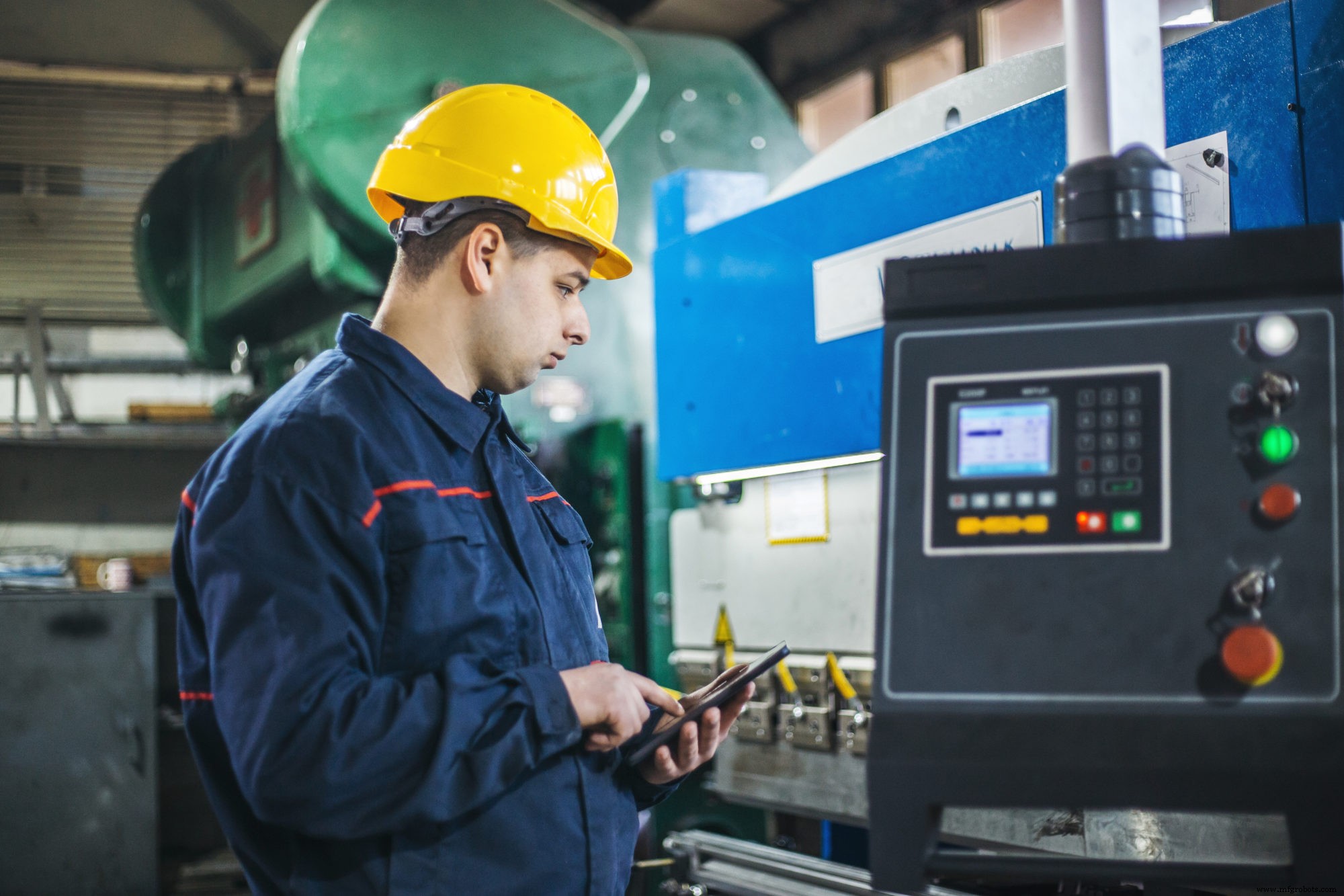 MTTF vs. MTBF: Ausfallmetriken meistern für überlegene Instandhaltung