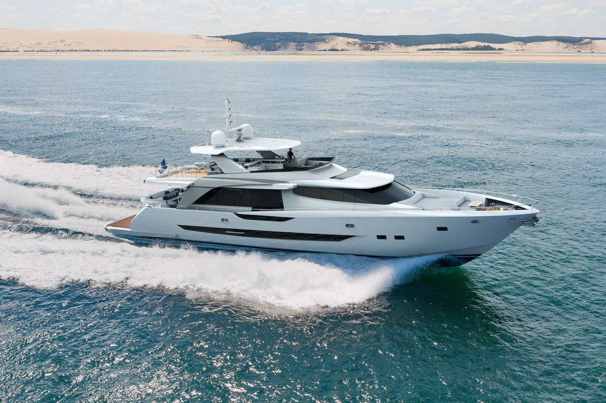 Sicomin setzt umweltfreundliches biobasiertes Epoxidharz für Couachs 26-Meter-Superyacht-Rumpf ein