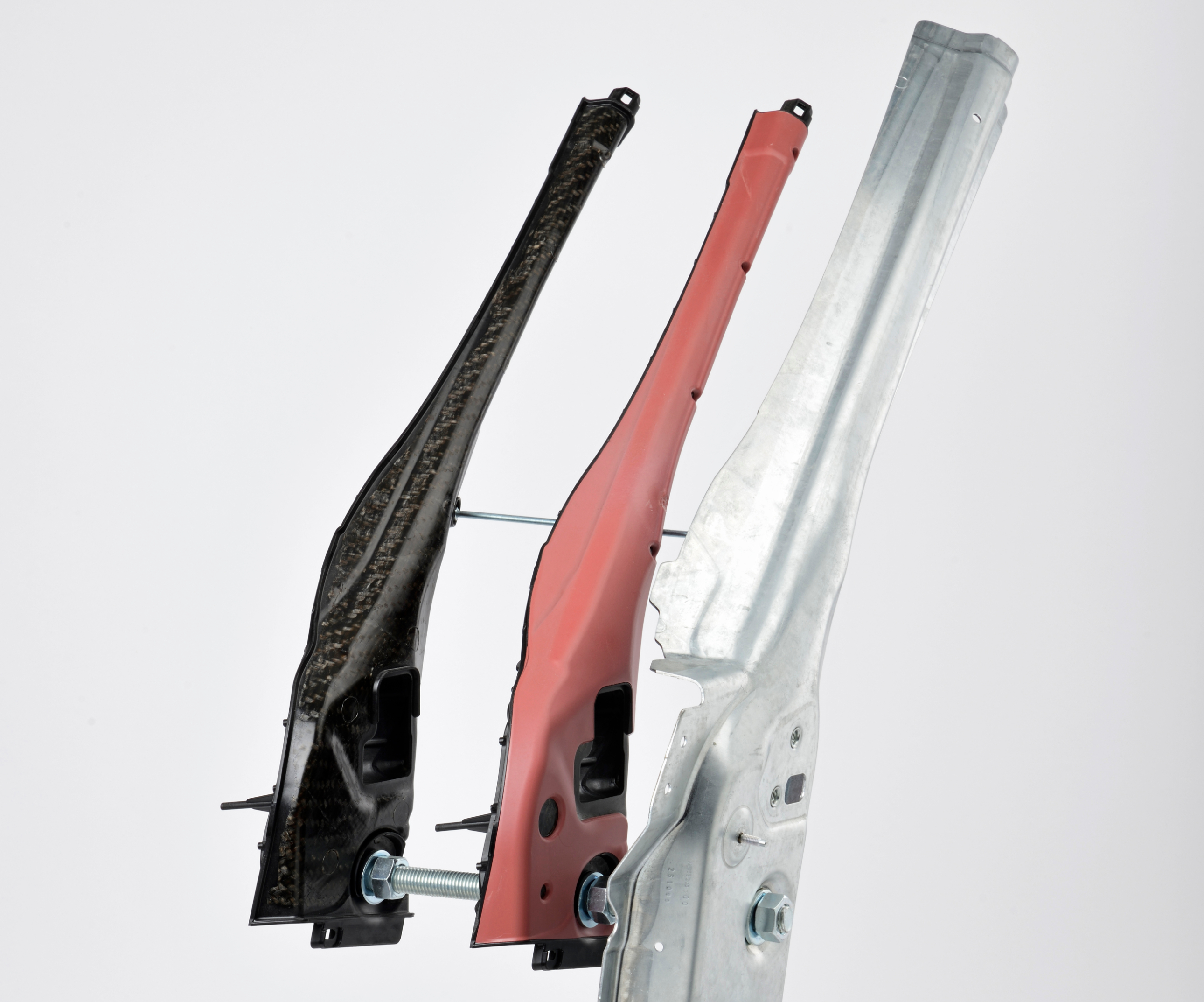 Hybrid Metall-Composite A-Säule mit Stahleinsatz: Neuer Standard in struktureller Verstärkung