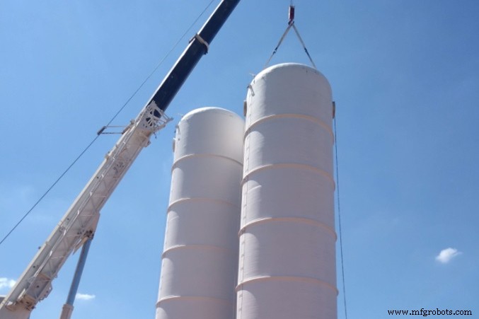 Techniplas liefert große GFK-Trinkwassertanks für Düngemittelwerk in Brasilien