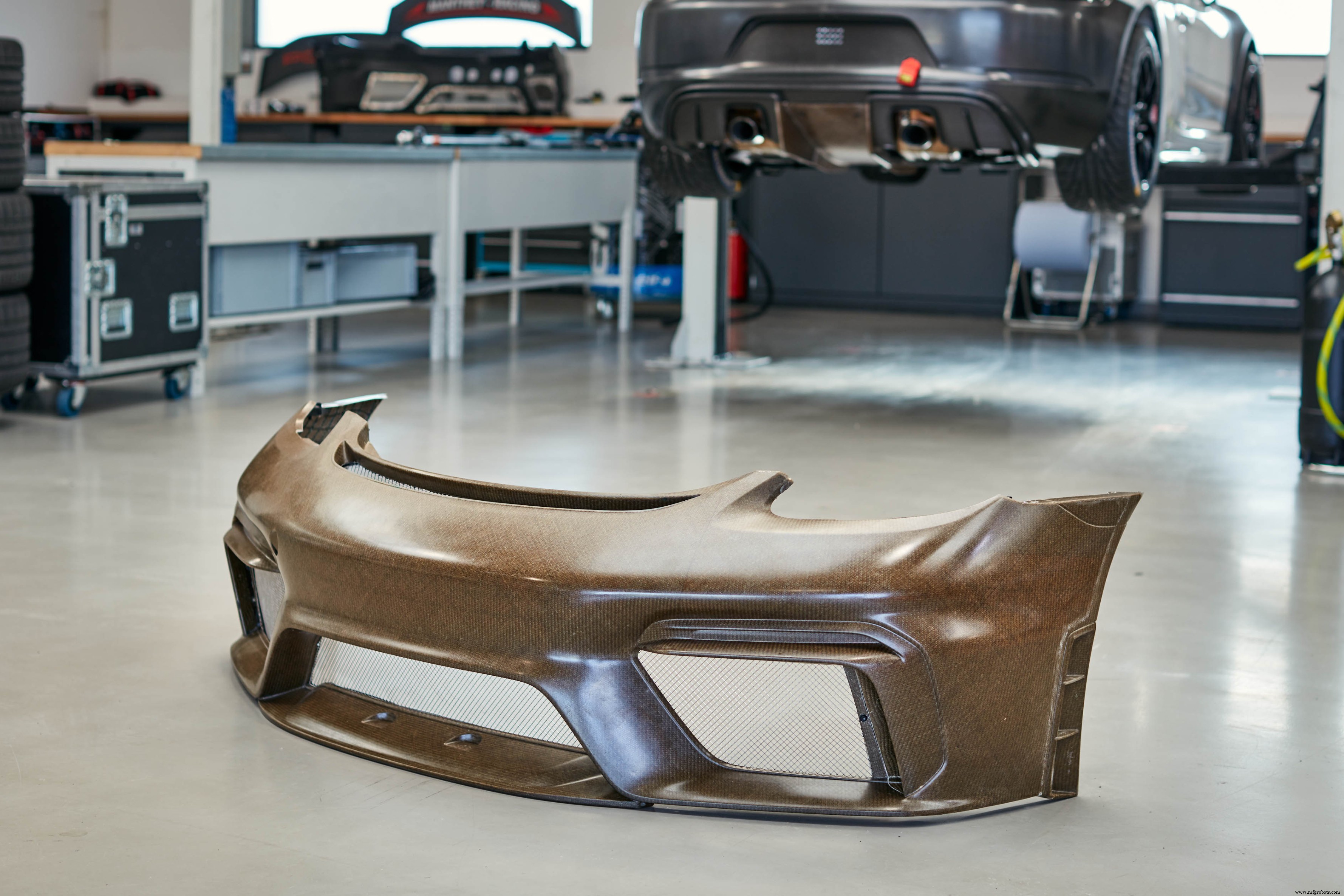 Porsche & Bcomp: Öko-Composite-Karosserie (Flachsfaser powerRibs) für Cayman 718 GT4 CS MR