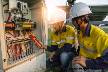 Elektrobrände verhindern: Hausverkabelung sicher modernisieren