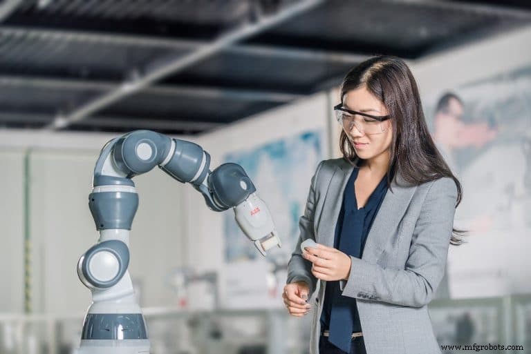 Kollaborative Roboter: Echte Lösungen für den Fachkräftemangel in der Fertigung