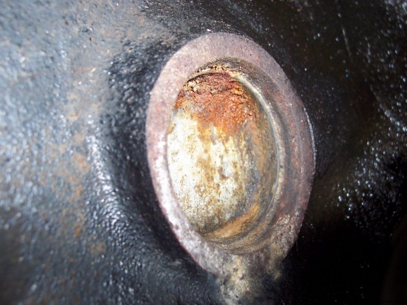Hydraulikleckage-Gefahren: System & Sicherheit schützen