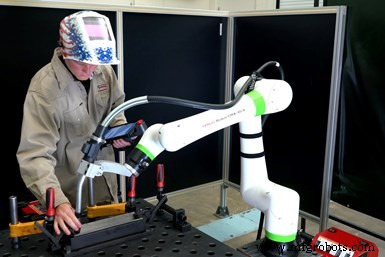 Präzisionsbearbeitung Tech Review – August 2022: IMTS Automation & Robotik Innovationen Preview