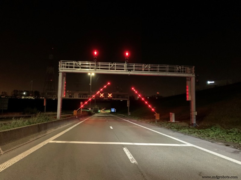 Rote Lichter auf PLCnext mit OpenCV und Python erkennen