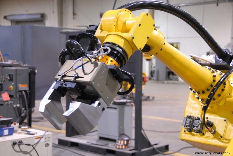 Sechs-Achs-Roboter revolutionieren Kunststoffproduktion